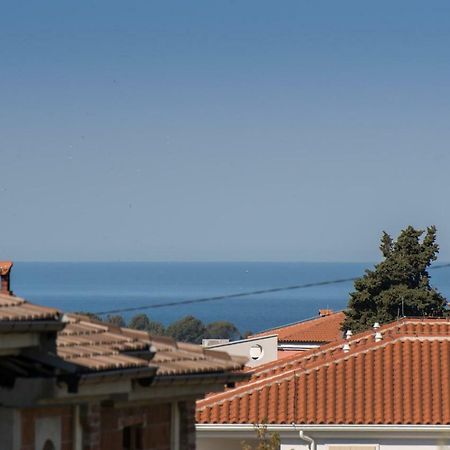 Apartment Bruneta 1 With Sea View Tar-Vabriga Esterno foto