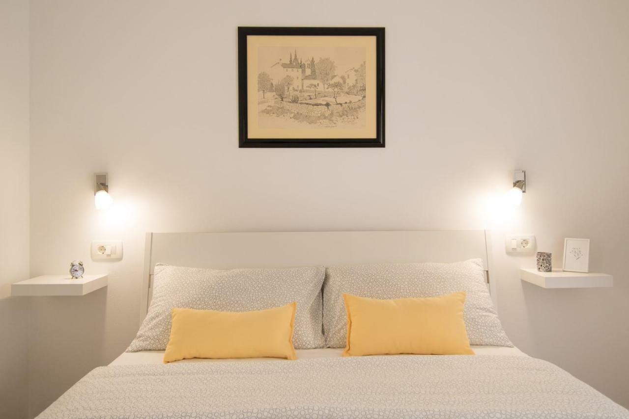 Apartment Bruneta 1 With Sea View Tar-Vabriga Esterno foto